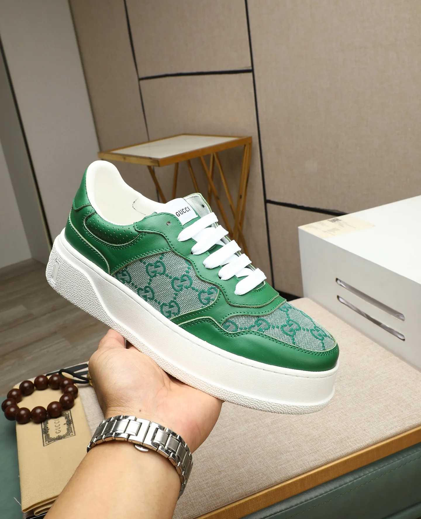 Men's shoes 💰400 GUCCI🔍🔍The latest models are on sale at the same time at the counter. Original calfskin imported from Italy, genuine leather lining, (high-end, extravagant, and classy) with exquisite workmanship. Soles: Original soles specially provided by the original factory. ⚠Exclusive double-layer movable molded soles are super comfortable⚠. Photos of the real thing🎬The real thing is better🔍🔍"High quality·Follow the order" Code number 38-44